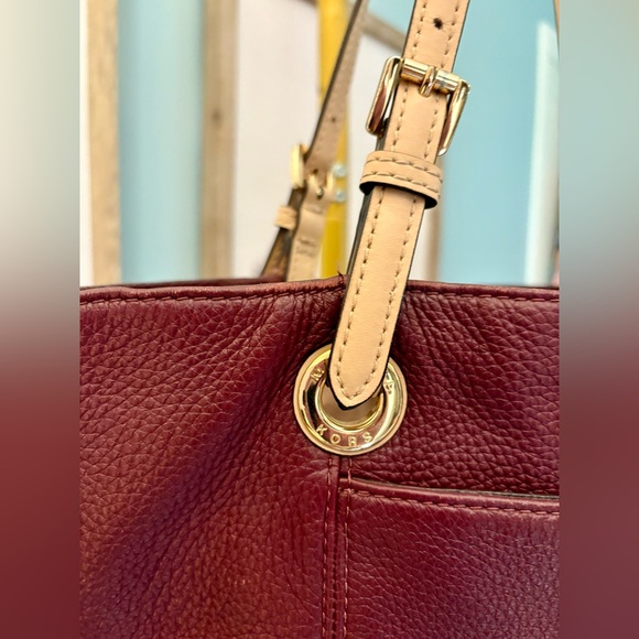 MICHAEL KORS JET SET BURGUNDY LEATHER TOTE - Picture 6 of 12